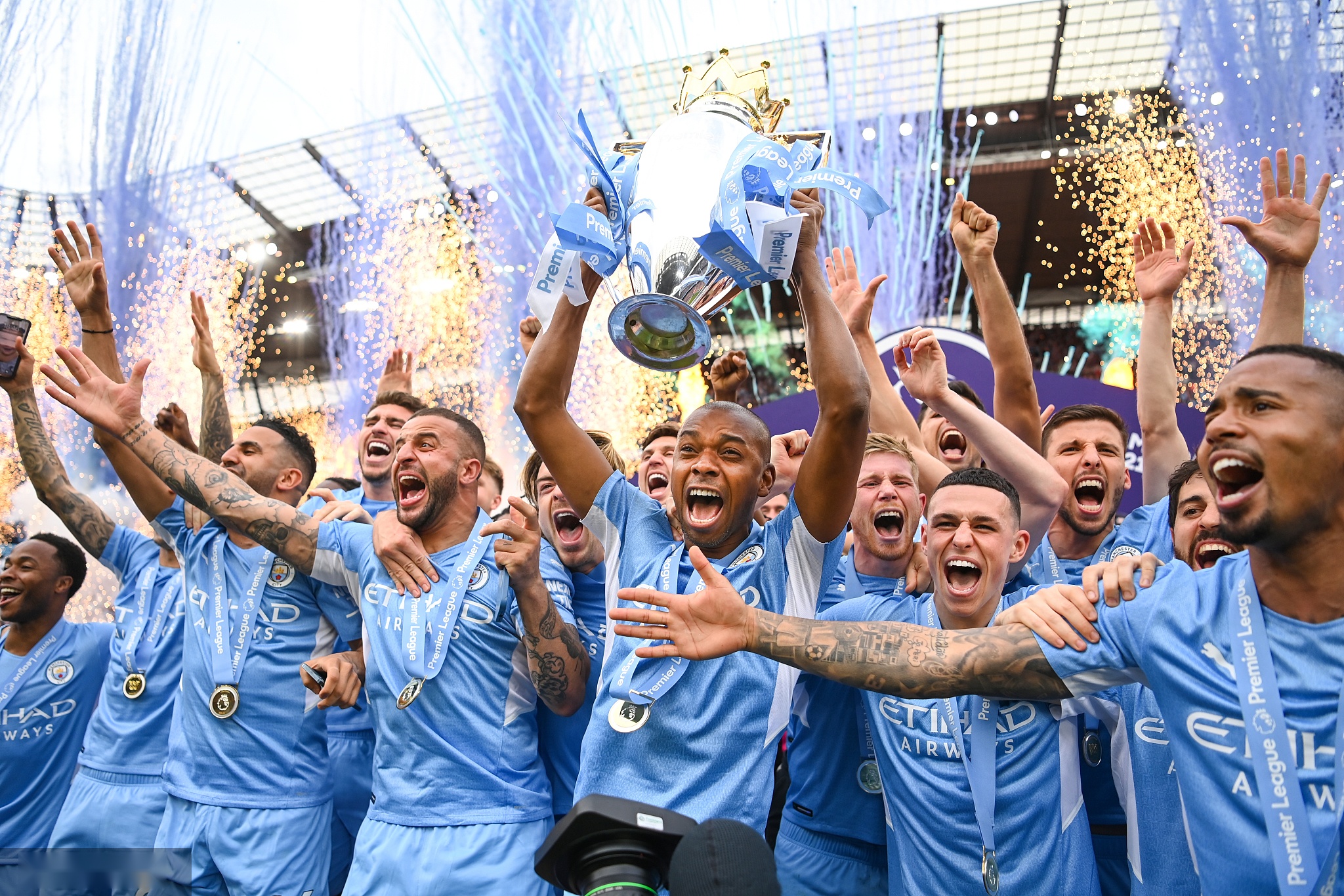 乐部通过举 乐部通过举